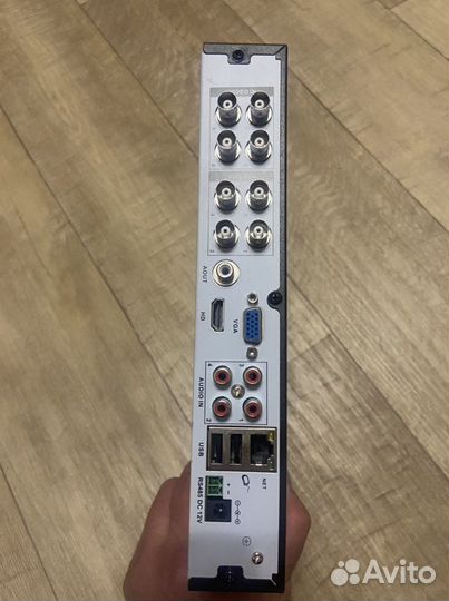 Видерегистратор и три видеокамеры