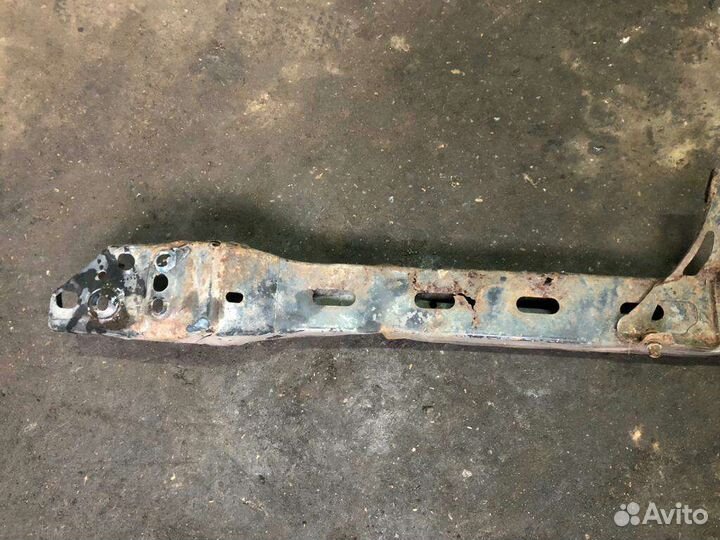 Кронштейн переднего бампера renault safrane 1