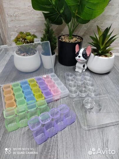 Контейнеры для хранения материала мастеров