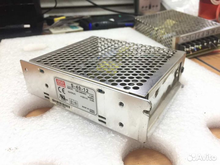 Универсальный блок питания 12В, 3.5А, 42Вт