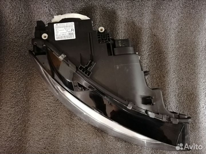 Фара правая Audi A4 B8 рестайлинг