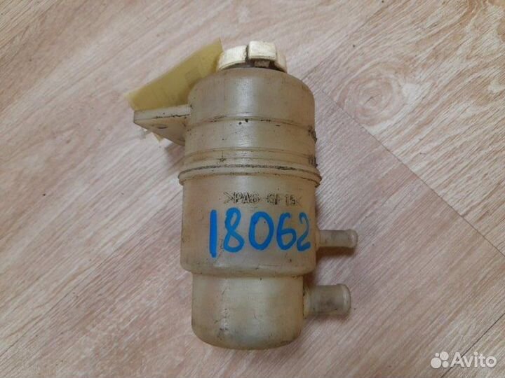 Бачок гур Mitsubishi Galant EA0 1996-2005