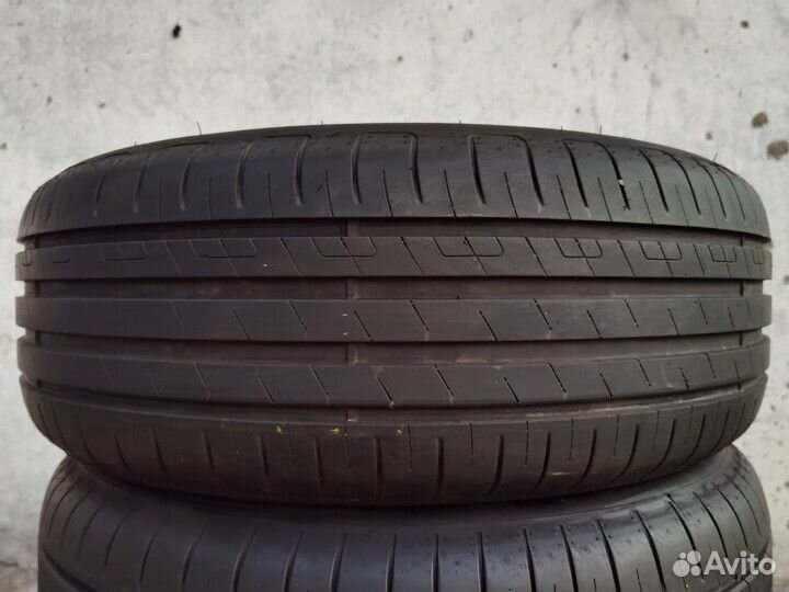 Goodyear EfficientGrip Performance 215/55 R17 94V