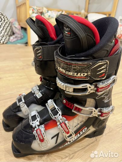 Горнолыжные ботинки dalbello axion 7