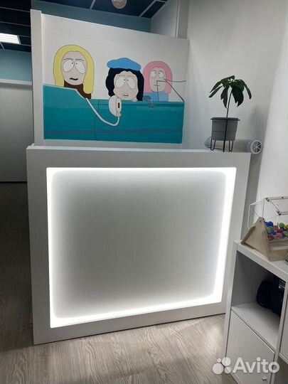 Стойка ресепшн с LED подсветкой