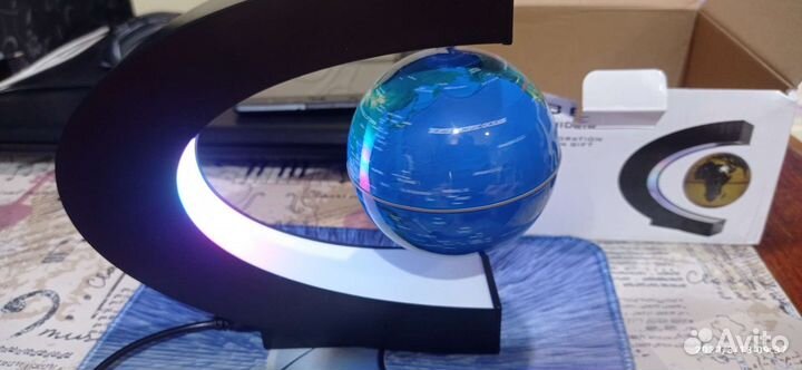 Плавающий магнитный левитационный глобус