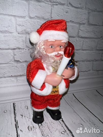 Дед мороз под елку