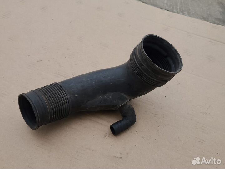 Патрубок воздушного фильтра Opel Omega B 94-03г