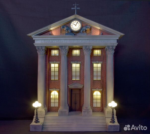 Судебный дом Назад в будущее 1-45 Масштаб