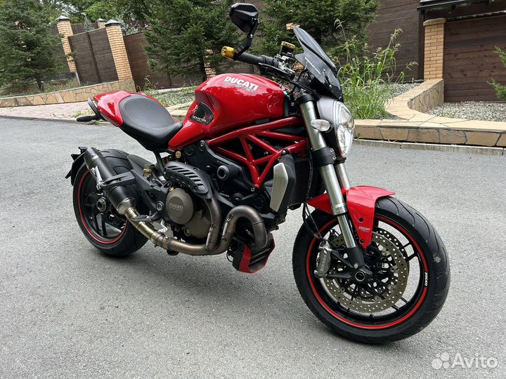 Ducati Monster 1200