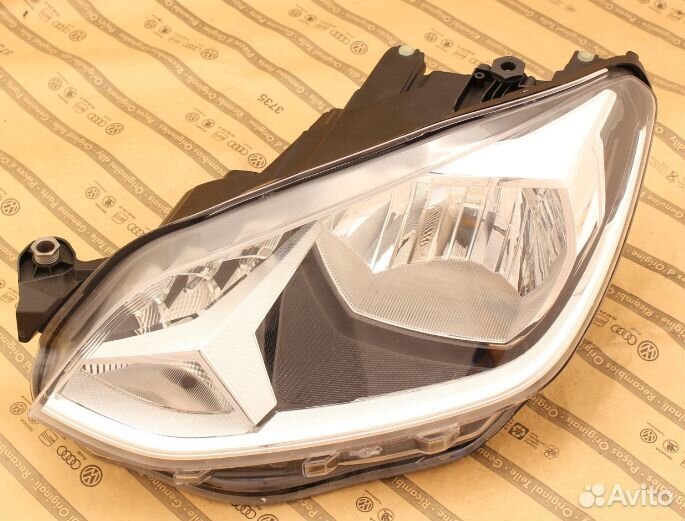 Фара левая VW UP рест 17+ LED