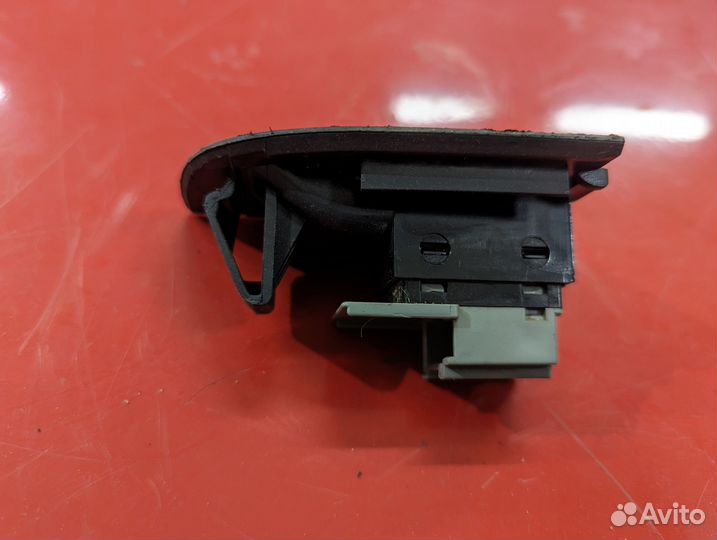 Кнопка стеклоподъемника правой двери Audi A6