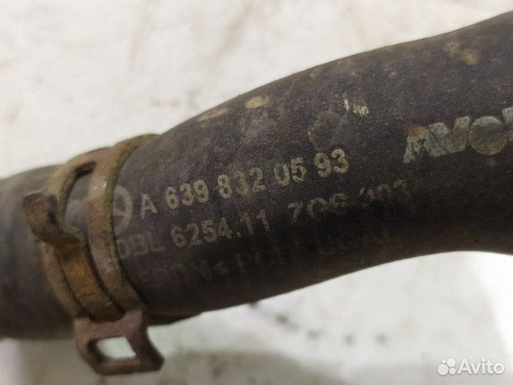 Патрубок системы охлаждения Mercedes Vito W639