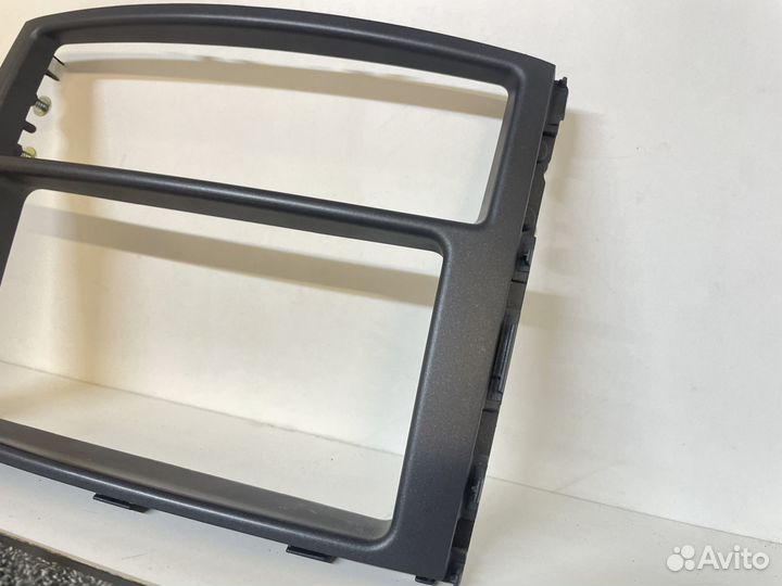 Рамка магнитолы Mitsubishi Pajero 4 Паджеро