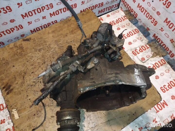 Механическая коробка передач Volkswagen Golf 2.0 I