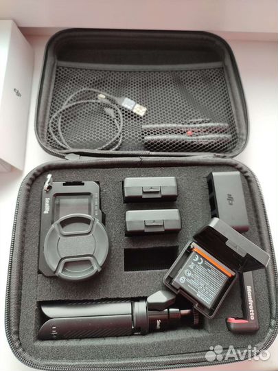 Экшн камера DJI Osmo Action + аксессуары