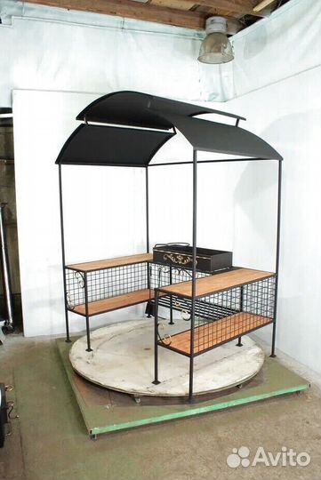 Мангал с крышей