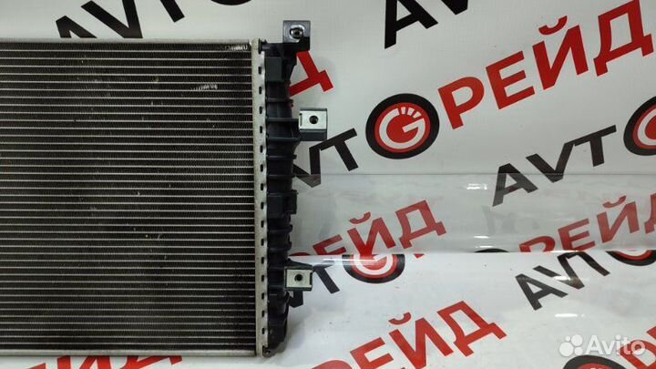 Радиатор Audi Q7 4L cjtc 02.05.2012