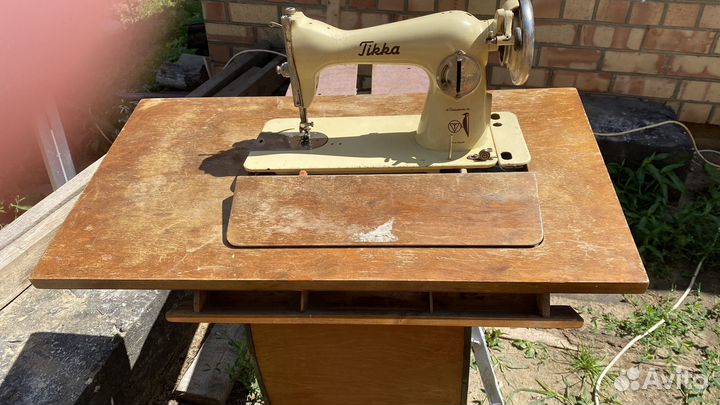 Швейная машинка на запчасти Тикка
