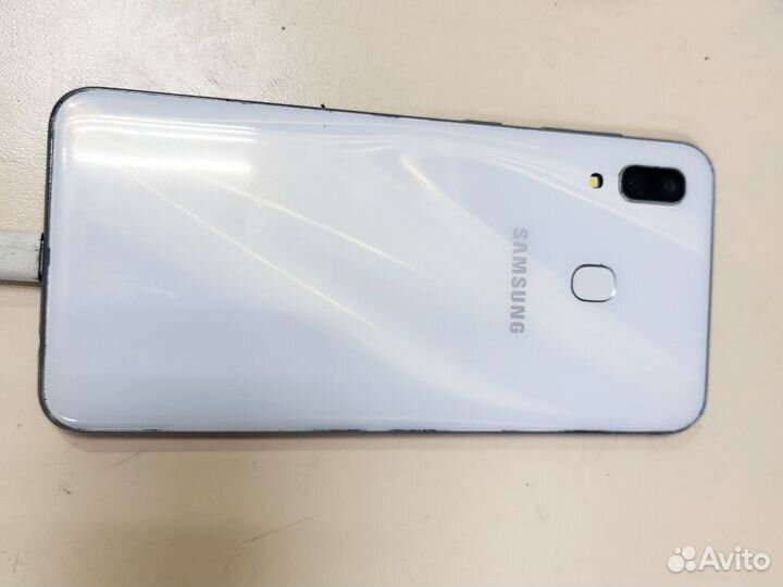 Samsung Galaxy A30, 3/32 ГБ