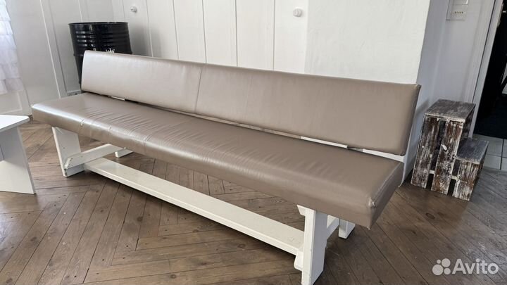 Скамейка деревянная