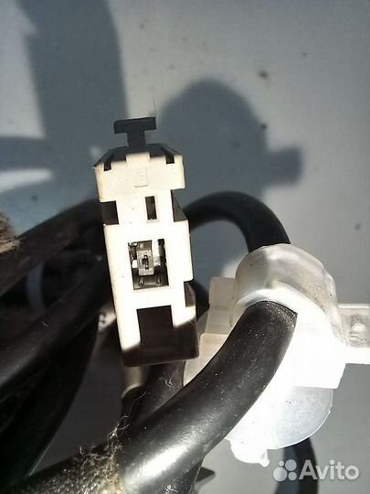 Nissan Almera (G15) lll Провод антенны