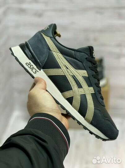 Кроссовки Asics