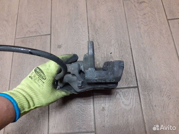 Суппорт тормозной передний левый Alfa Romeo 147