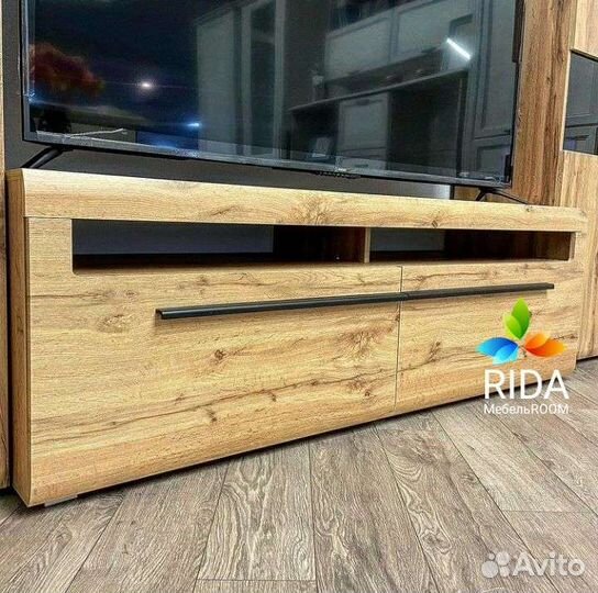 Гостиная. Тумба тв. Шкаф витрина