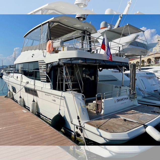 Моторная яхта Beneteau Swift Trawler 48