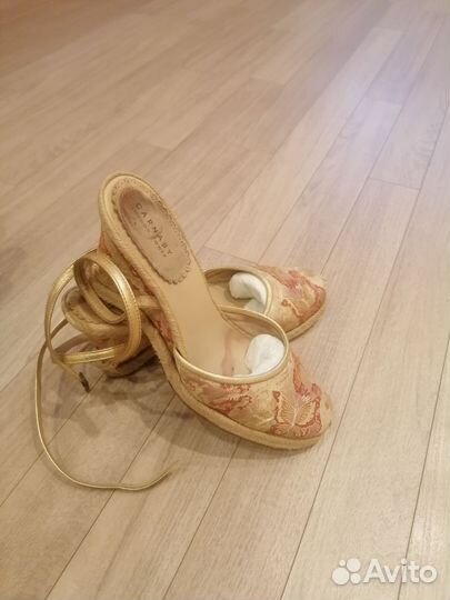 Босоножки жен chester