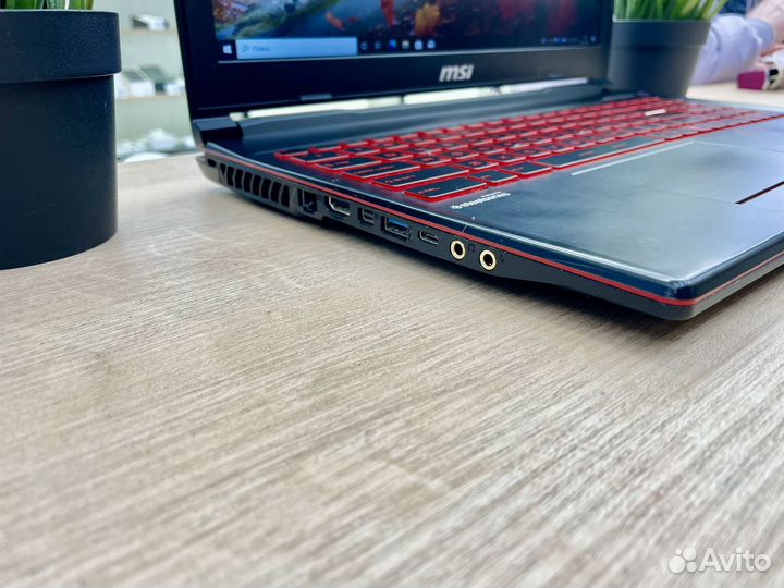 Игровой ноутбук MSI i5-8/ 16Gb/GTX 1050