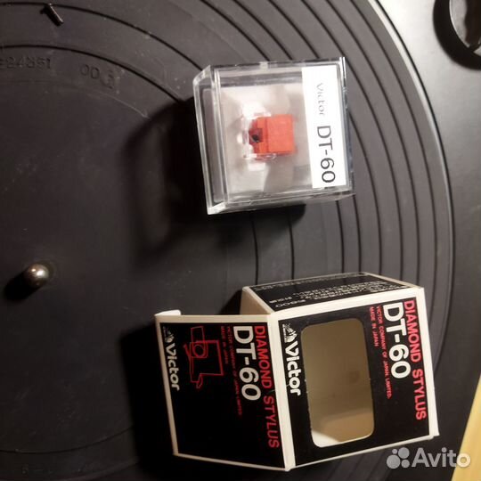 Проигрыватель пластинок JVC