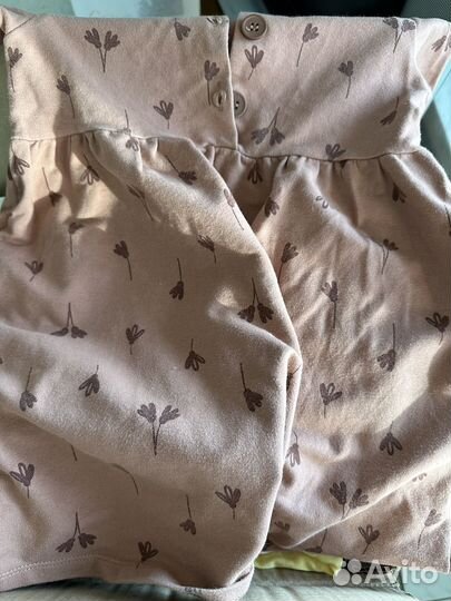 Коробка с детской одеждой