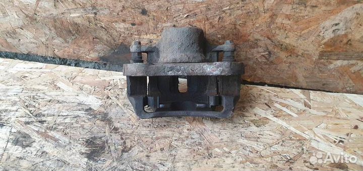 Суппорт передний левый Opel Insignia 2008-2017