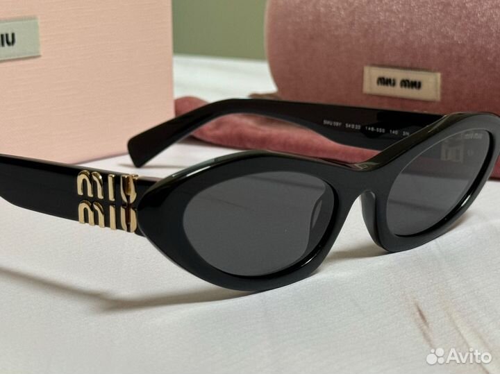 Солнечные очки Miu Miu SMU 09Y