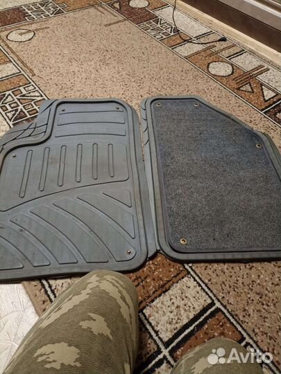 Автомобильные коврики универсальные