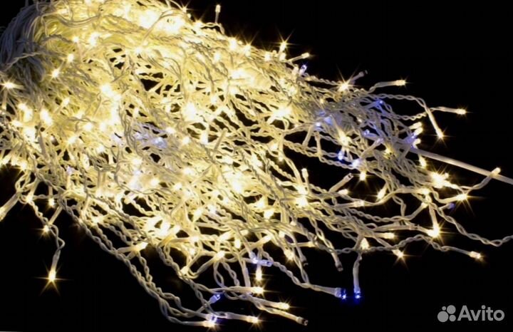 Фасадное освещение. Новогодняя гирлянда бахрома