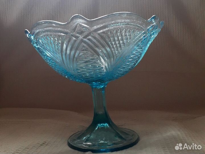 Ваза для фруктов на ножке цветное стекло СССР
