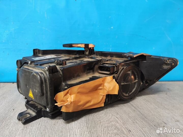 Фара левая Audi Q3 1 8U 2011