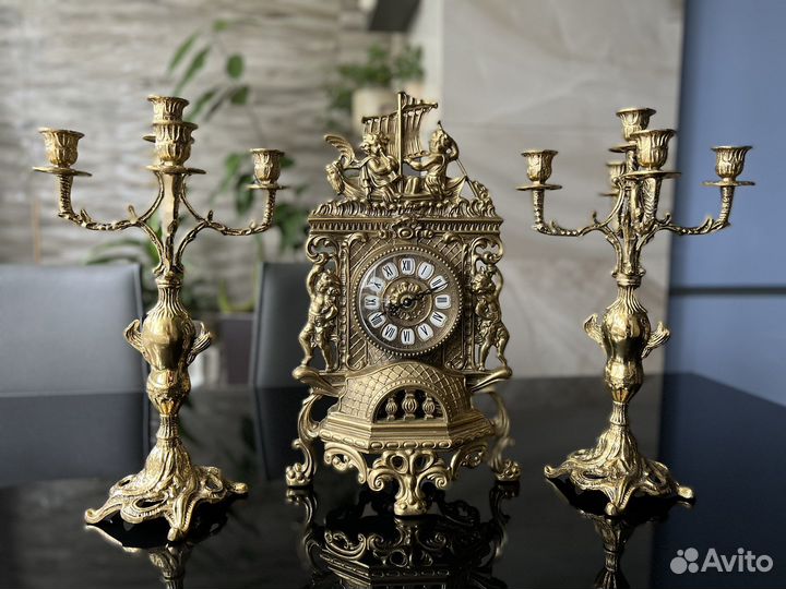 Часы каминные с канделябрами