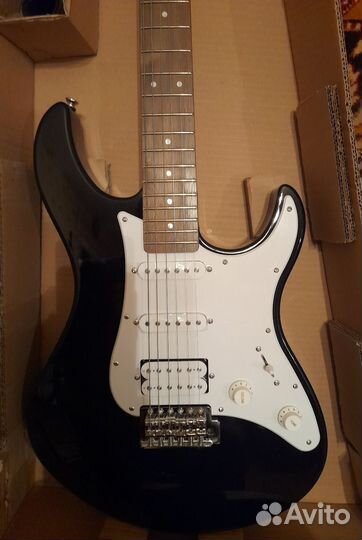 Электрогитара yamaha pacifica 012 B