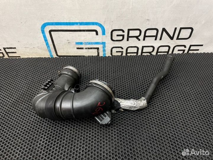 Патрубок воздушный Mercedes-Benz C-Class W204