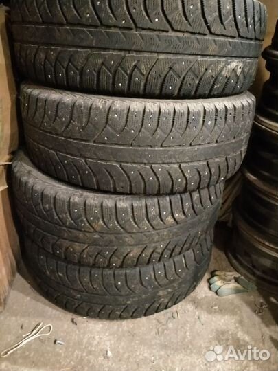 Bridgestone Ice Cruiser 5000 225/60 R17