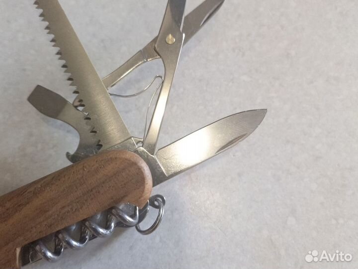 Нож Victorinox Huntsman wood 1.3711.63