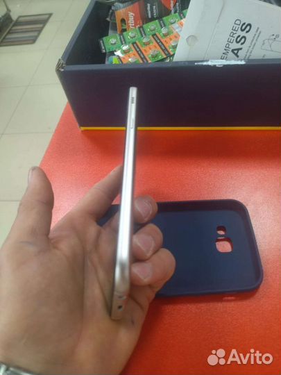 Samsung Galaxy A7 (2017) SM-A720F/DS, 3/32 ГБ