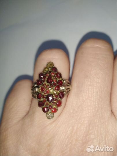 Серебряное кольцо женское с гранатами, старинное