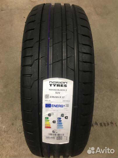 Nokian Tyres Hakka Black 2 SUV 235/65 R17 108V