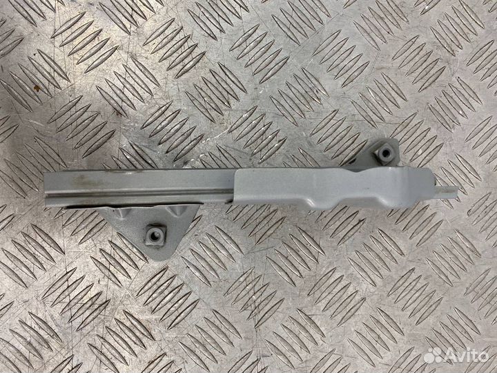 Б/У направляющая стекла двери задний левый Renault