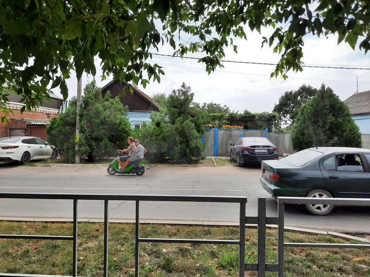 Дом 1000 м² на участке 6 сот.